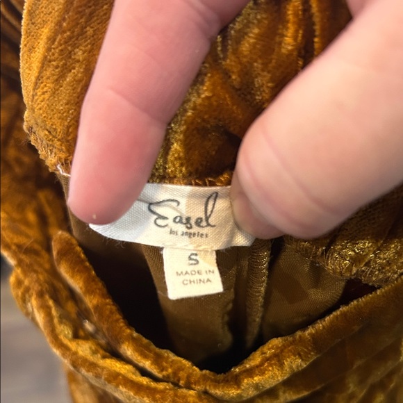 Easel Velvet Pants in Golden Brown size small - Picture 2 of 4